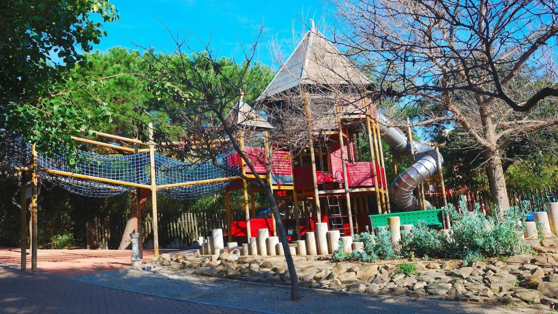 Comfy And Cozy Stay Piscis เบนัลมาเดนา ภายนอก รูปภาพ
